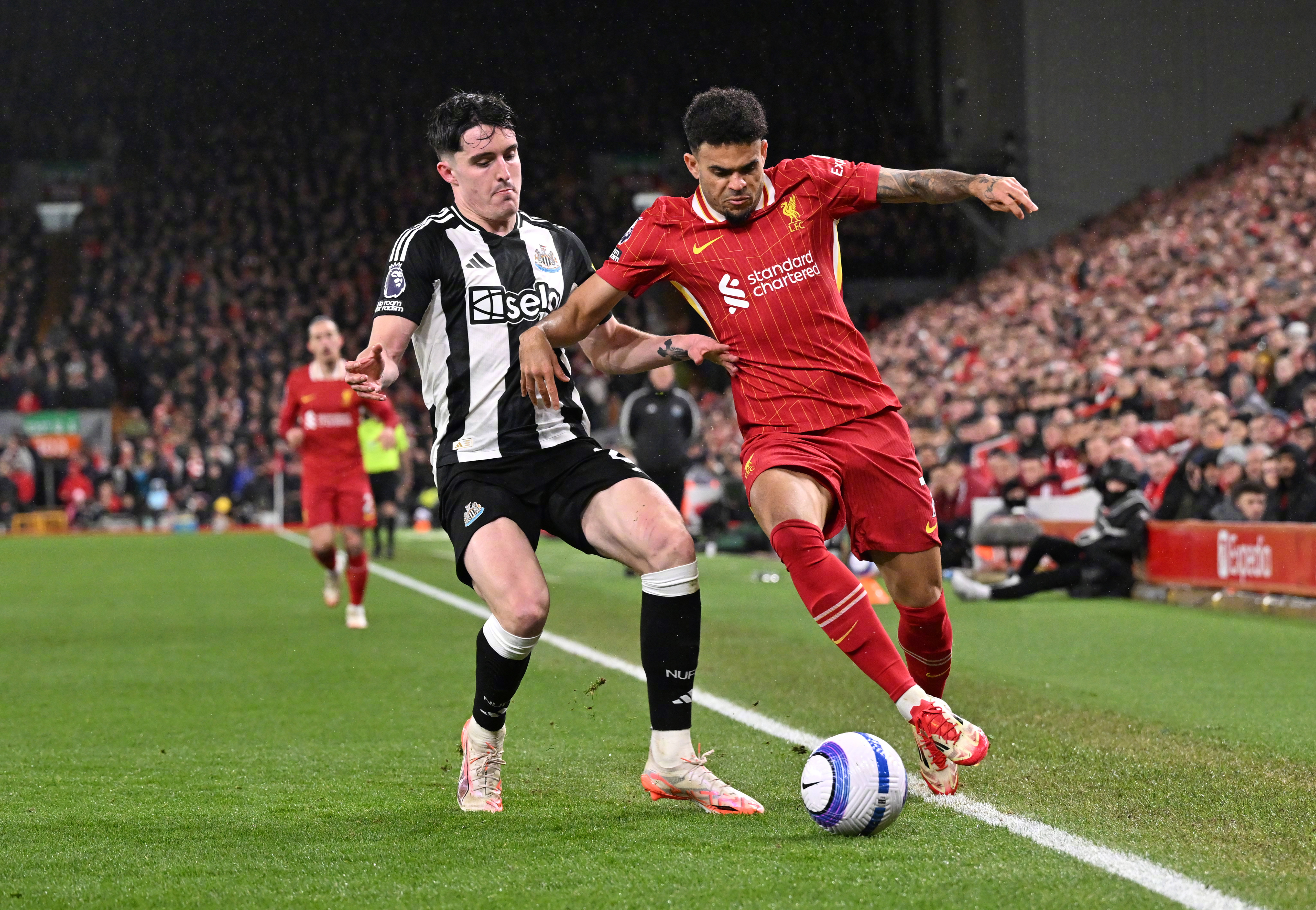 熊猫体育包含赛地聚焦：英超今晚热度飙升，洛杉矶湖人更衣室发声，质疑声仍在，赛程密集仍需轮换的词条