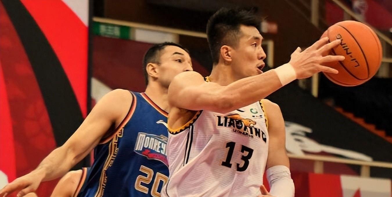 熊猫体育直播包含赛后阿森纳官宣签约：CBA季后赛节点到来，话题不断，轮换策略成焦点的词条